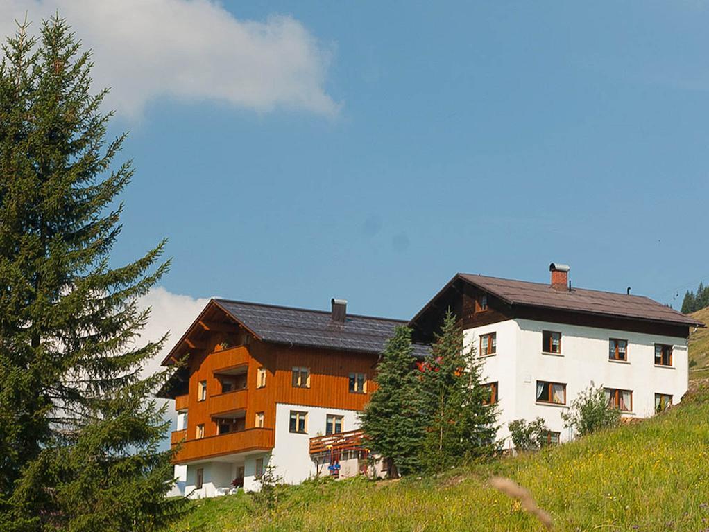 Haus Furka 3*